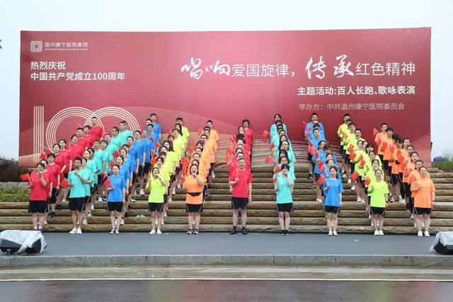 重庆挖出明朝古墓，墓墙用青花瓷堆成价值过亿，考古队：头一回见